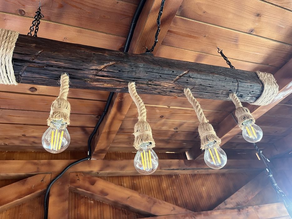 Vănd o gamă variată de lustre rustice unicate