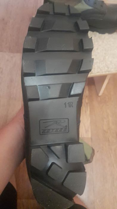 Продам мужские ботинки