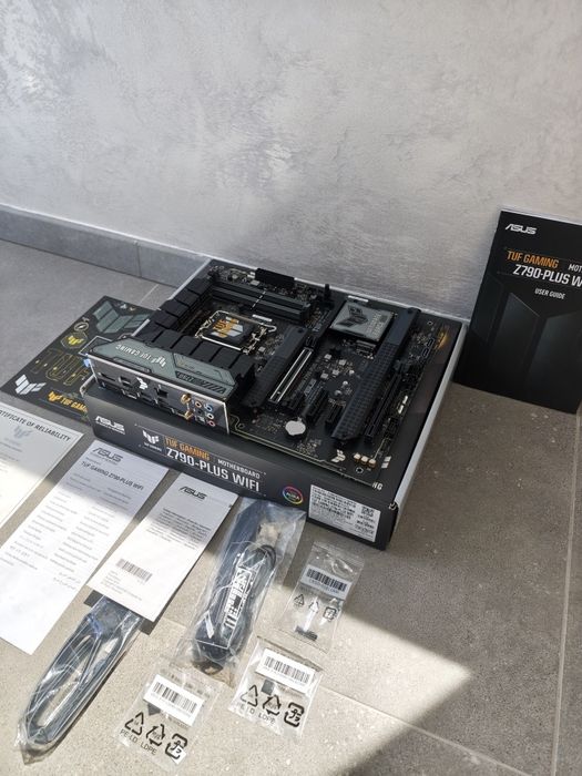 VAND placa de baza Asus TUF GAMING Z790-PLUS WIFI