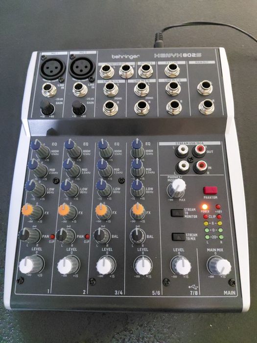 Vând URGENT Mixer Behringer Xenyx 8002S