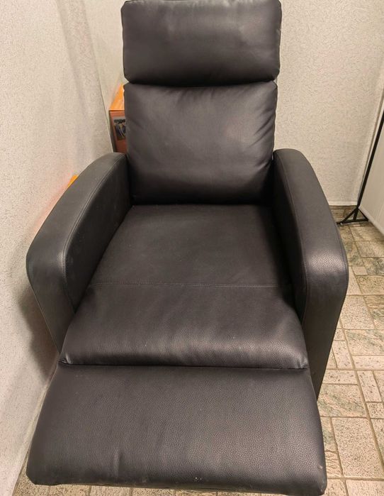 Кожени столове в перфектно състояние