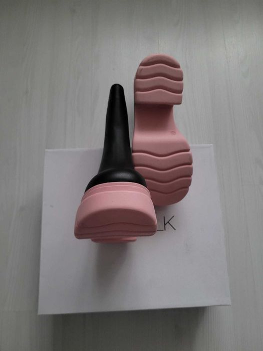 Vand CATWALK Botine Negru cu Roz, Nr 39, NOU, Cutie 129 Lei