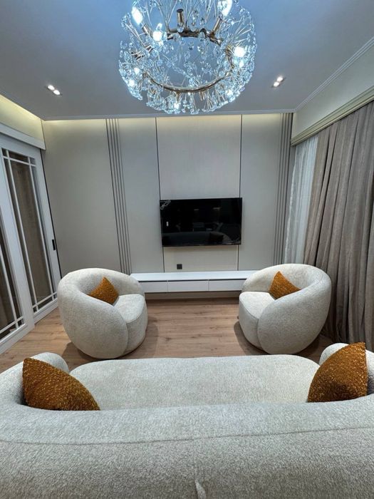 Продаеться Шикарная квартира с ремонтом мебелью и техникой под аренду