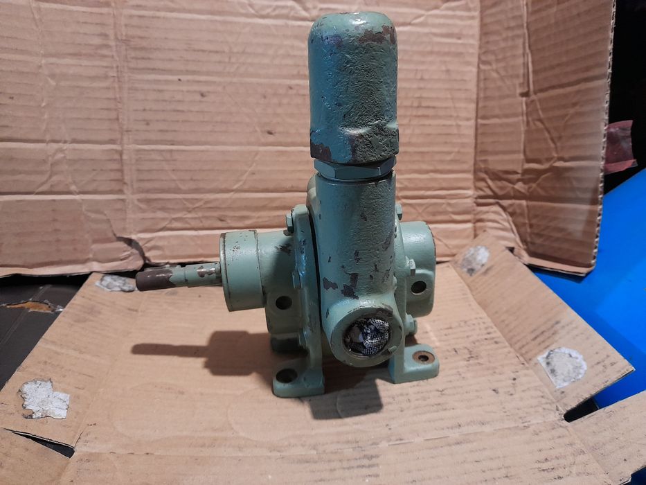 Хидравлична помпа , компресор за IFA , каре за селско стопанска техник