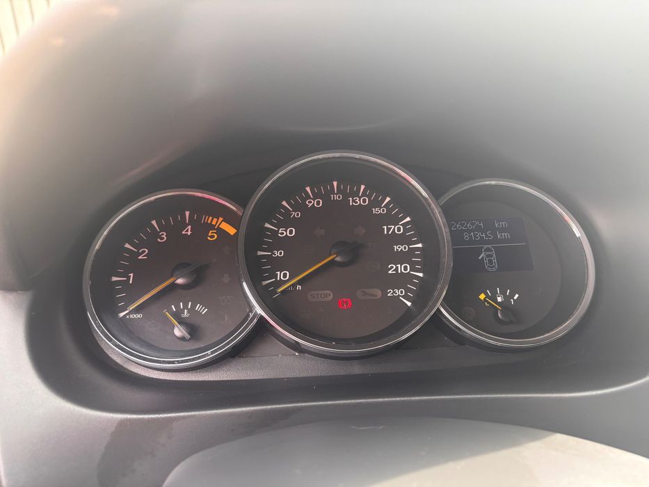 Vând Renault Fluence, an fabricație 2010, echipat cu motor 1.5 dCi diesel, cod motor K9K 668, 78 kW (106 CP).