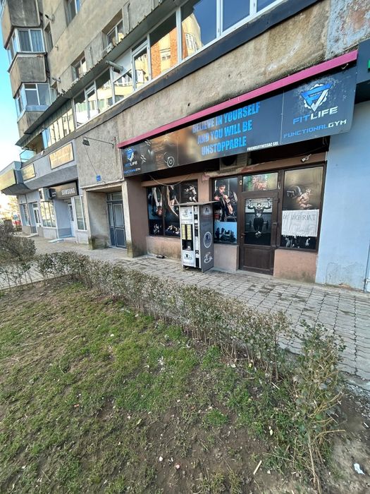 Închiriez spațiu comercial 75 mp