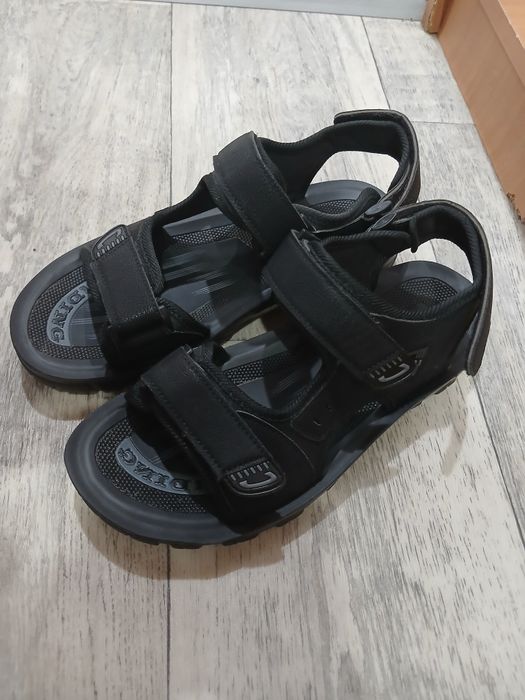 Продам Новые Сандали