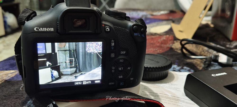 Фотоаппарат Canon EOS 2000D