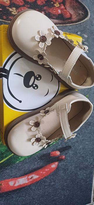 Pantofi floricele