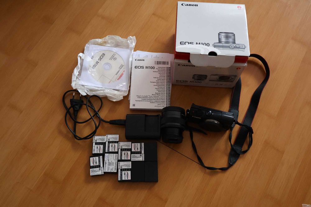 Canon EOS M100 + Obiectiv 15-45mm - Set Complet, 10 Baterii Incluse