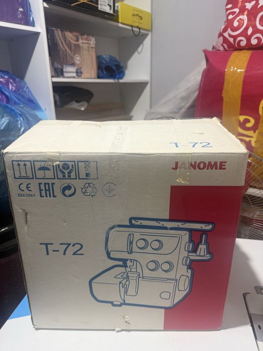 Продаётся оверлок Janome T-72