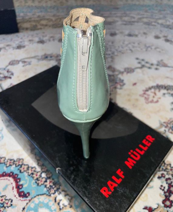 Продается полу сапожки