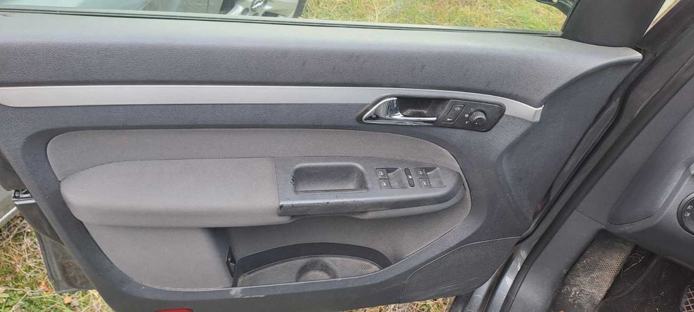 VW TOURAN 1.4 TSI 100 к.с