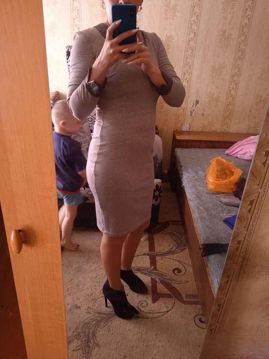 Продам женские платья