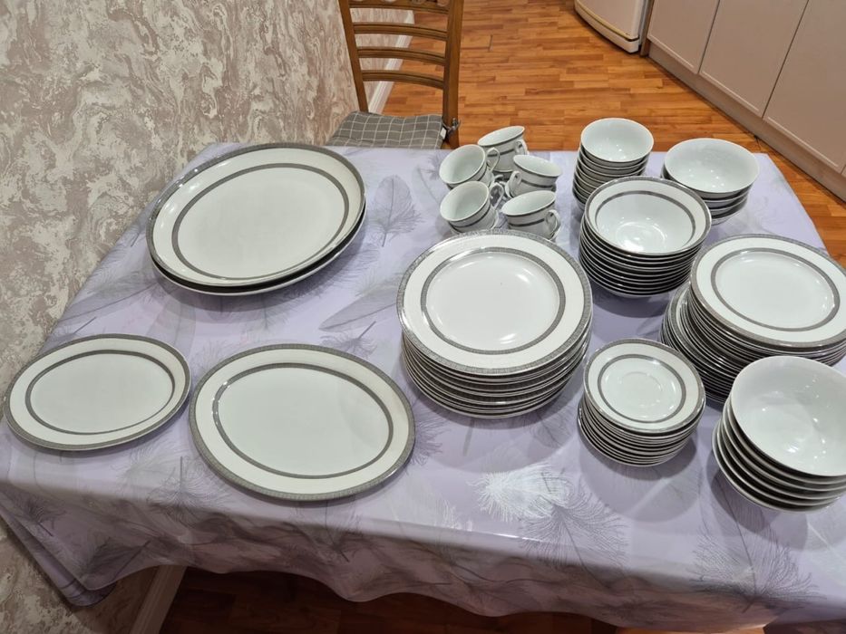 Сервиз столовый.