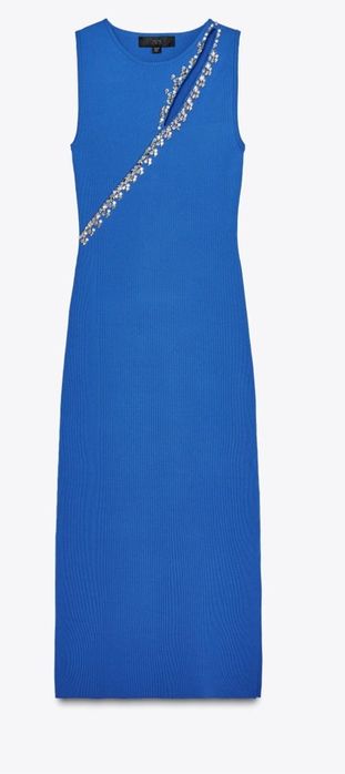 Rochie elegantă din tricot cu decolteu și bijuterii - Zara