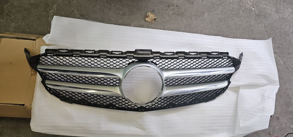 Оригинална решетка за мерцедес ц класа  w205 class s205
