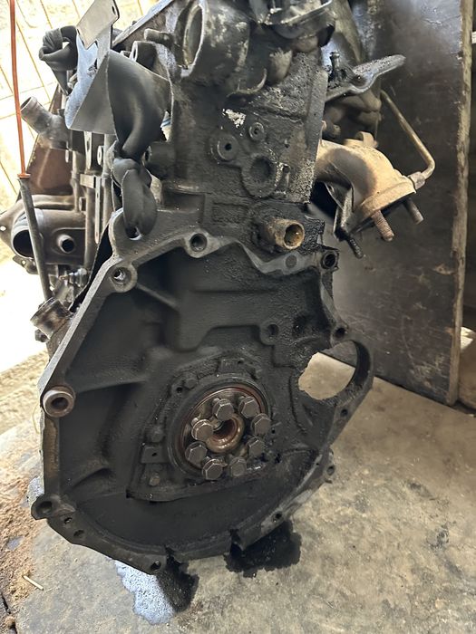 Продам на Ауди 100 2.3 с3 мотор