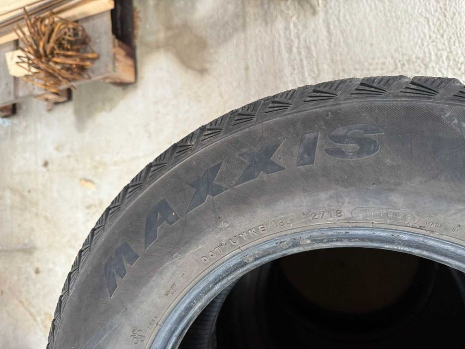 Гуми  зимни 205/80/16