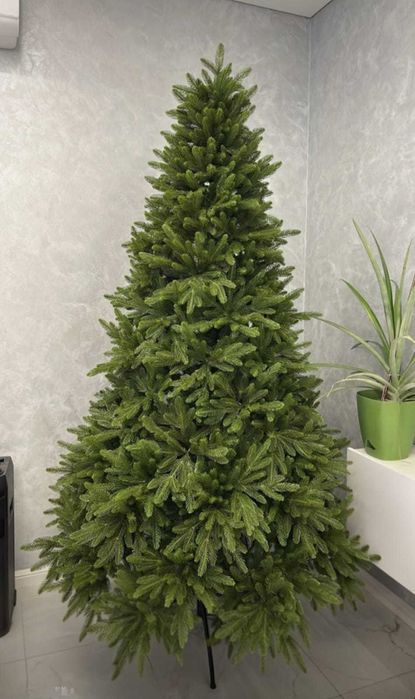 Гирлянда еловая 270см с шишками