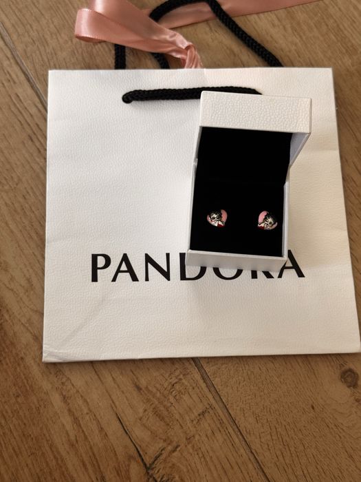 Пандора обеци Pandora