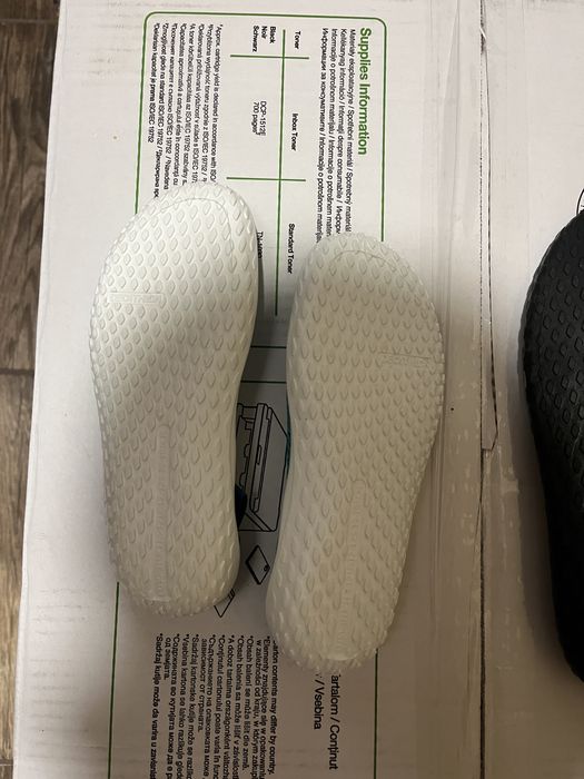 Два чифта аква обувки номер 30-31, 38-39