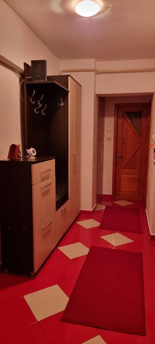 Inchiriez apartament 2 camere decomandat