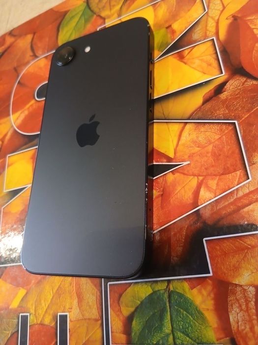 Apple iPhone 16e  128GB 5G  Black аифон