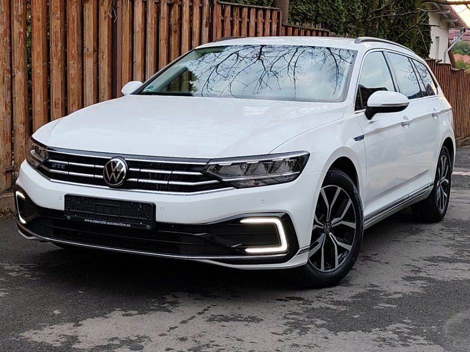 Volkswagen Passat Facelift |DSG | ACC | LED | Germania | Service complet | Masaj