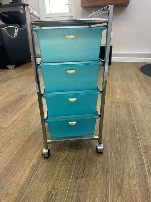 Продам срочно помошник