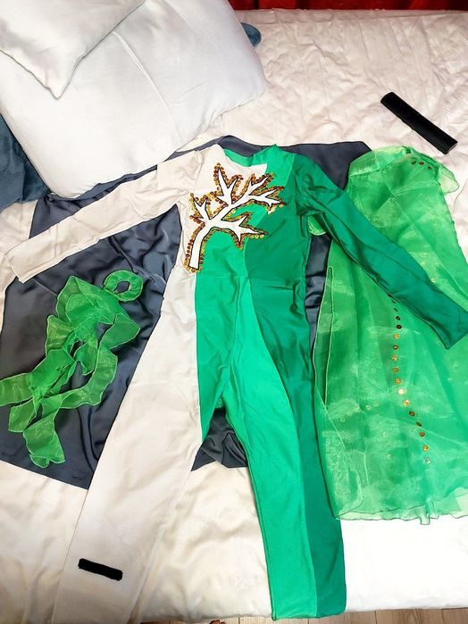 Танцевальные костюмы.