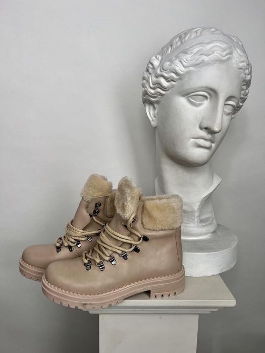 Нови маратонки, чехли и боти