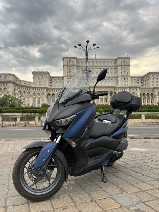 Yamaha X-Max 300