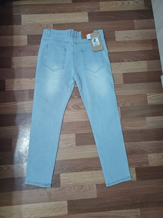 Джинсы светло синие, голубые