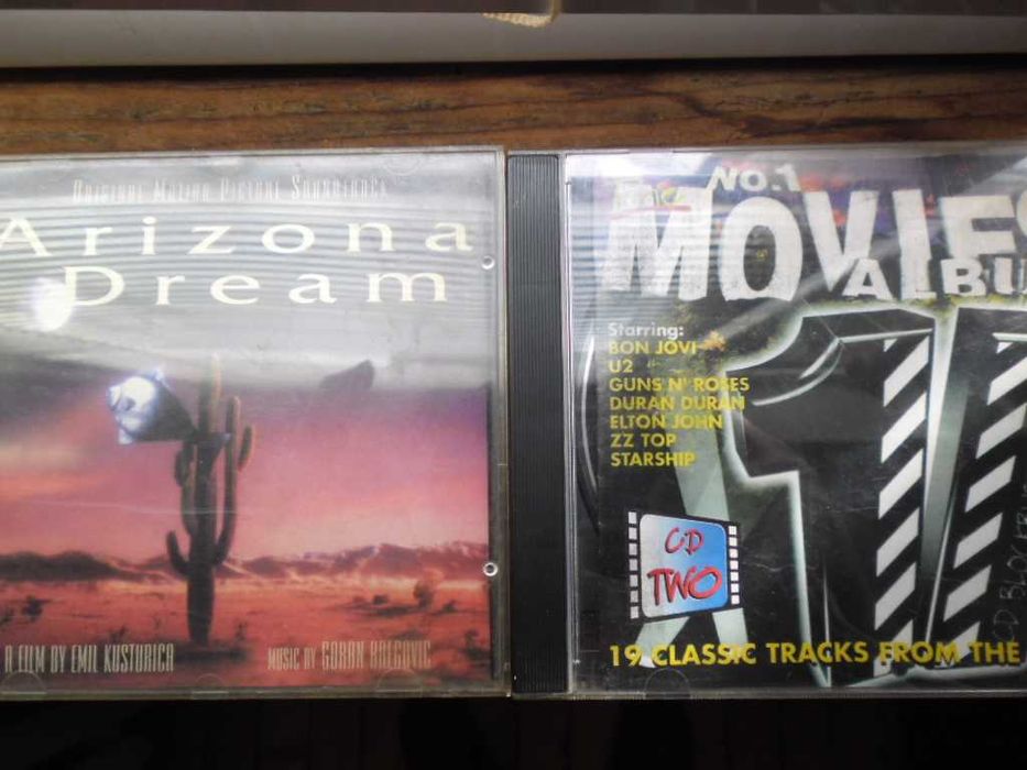 Продавам малко CD та+ едно VHS