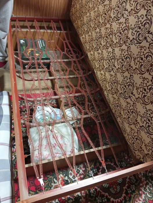 Двухспальная кровать