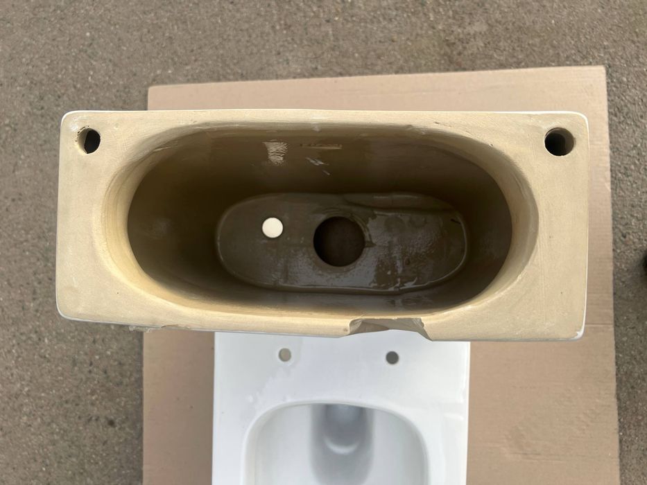 Унитаз Rose в хорошем состоянии