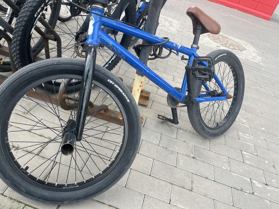 BMX Велосипед в синим цвете