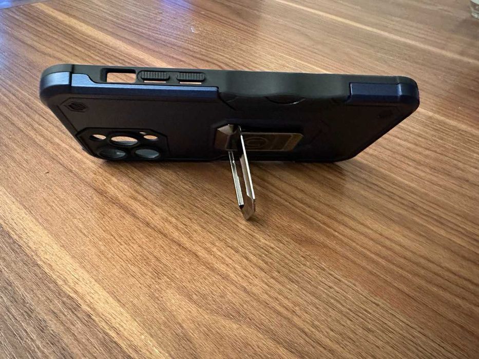 Продаётся противоударный, защитный чехол для iPhone 14 Pro Max