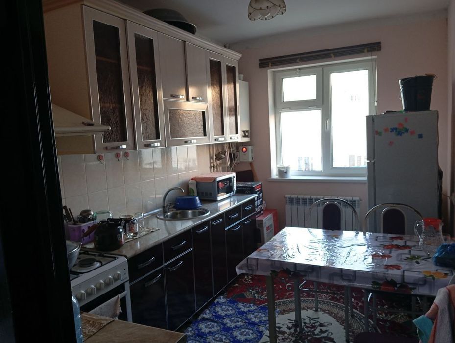 3 xonali kvartira ijaraga beriladi.