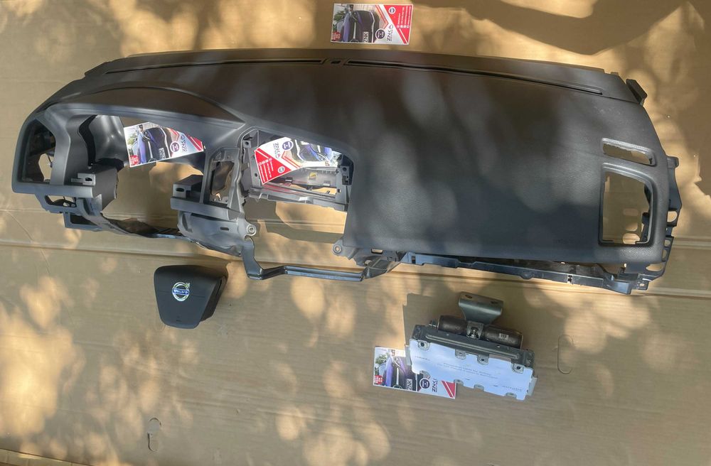 Volvo XC60 - airbag volan pasager - plansa de bord - cortine - centuri
