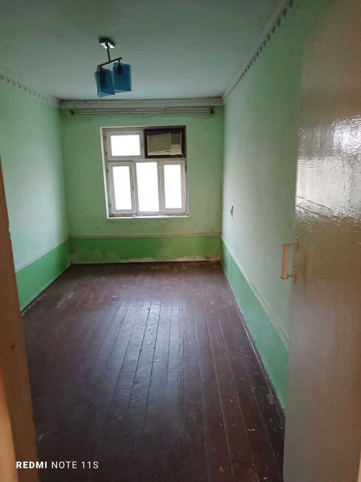 Квартира сотилади 2 хонали (3 хонали килинган)