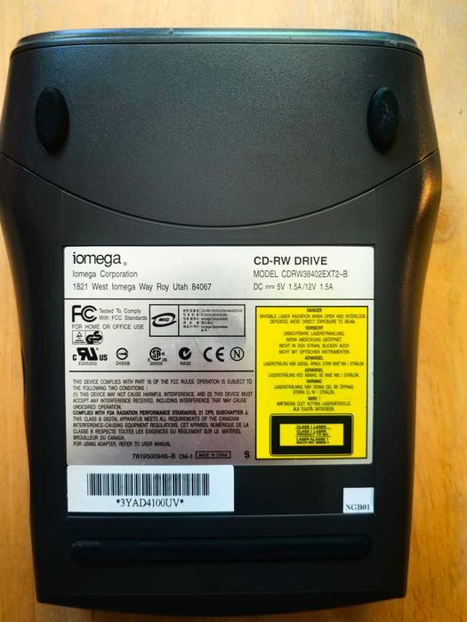Iomega Predator USB CD-RW extern - pentru citit și "ars" CD-uri
