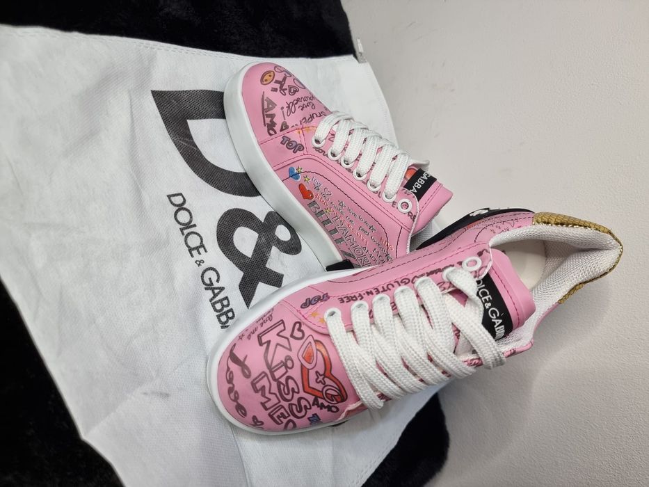 Vand tenisi sport dama D&G, noi cu eticheta, diferite marimi.