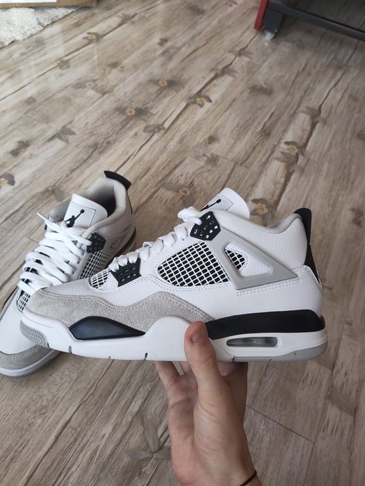 *ULTIMA PERECHE* - Jordan 4 military black FULL BOX EU 42