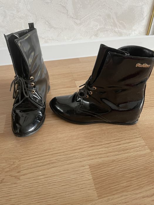 Отдам женскую обувь