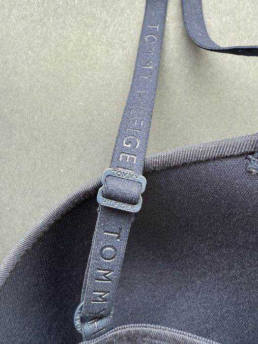 Тъмносин сутиен Tommy Hilfiger /70B,C,D; 75B,C; 80BC,D/