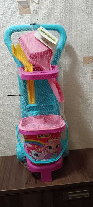 Количка с играчки за плаж и пясък.Нов детски конструктор Кухня.