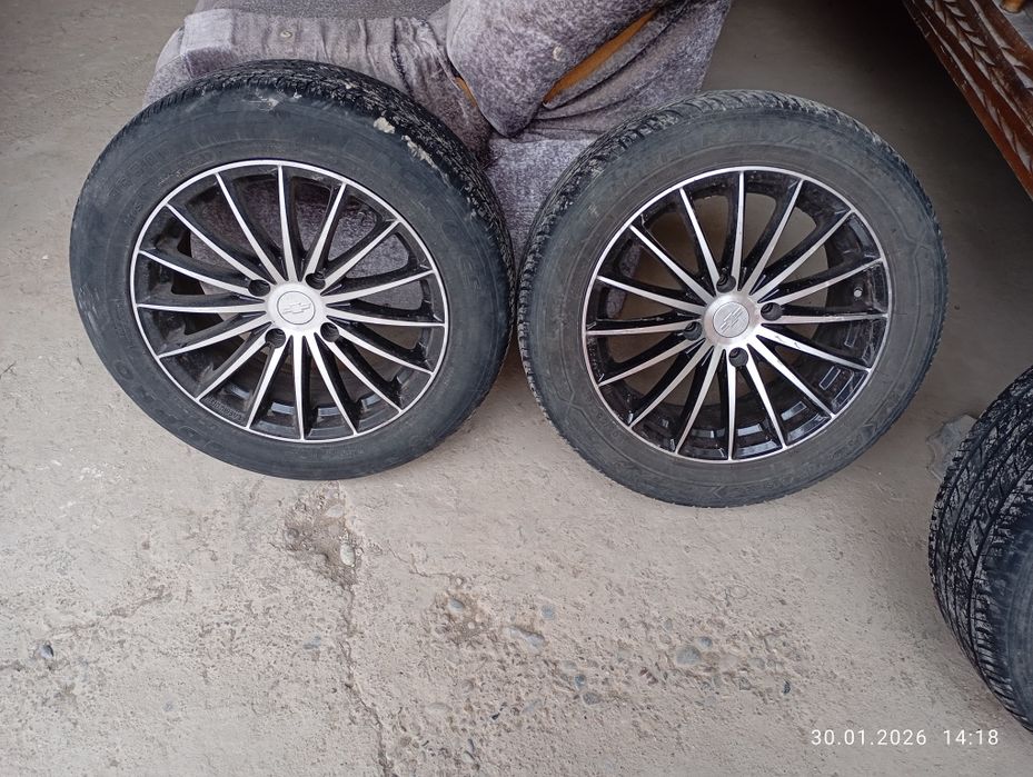 Diska sotiladi r 16 lasetti, jentraga