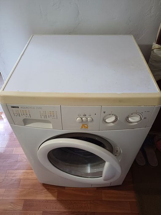 Продам стиральную машину